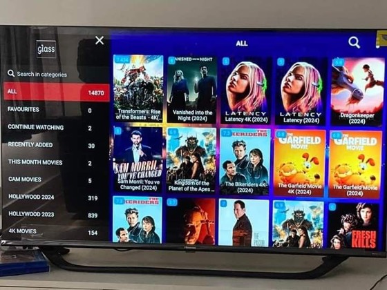 Klantfoto: Tivione op een televisie in de woonkamer